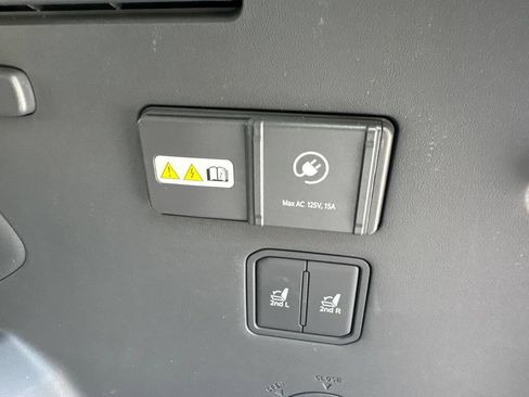 Used 2024 Kia EV9 Wind AWD/4WD image 31