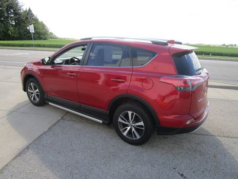 Used 2016 Toyota RAV4 XLE AWD/4WD image 3