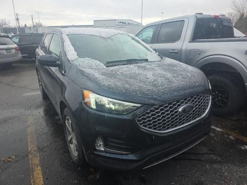 Used 2023 Ford Edge SEL w/ Convenience Package image 2
