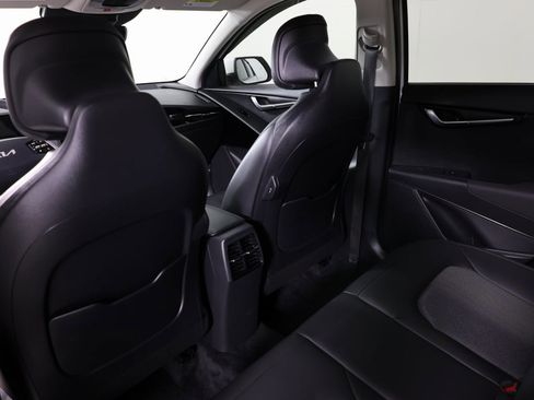 Used 2024 Kia Niro EX image 49