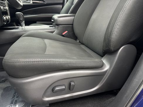 Used 2020 Nissan Pathfinder SV FWD image 32