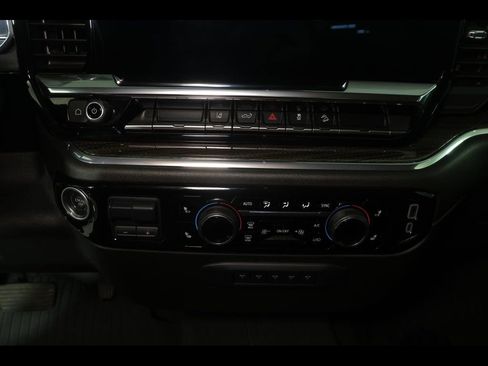 Used 2024 Chevrolet Silverado 2500 LT image 26