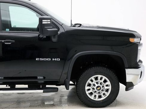 Used 2025 Chevrolet Silverado 2500 LT w/ Convenience Package image 4