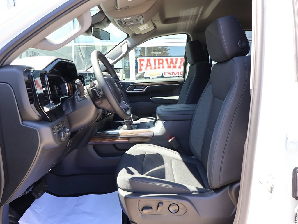 New 2026 Chevrolet Silverado 1500 LT Trail Boss w/ Convenience Package II AWD/4WD image 16
