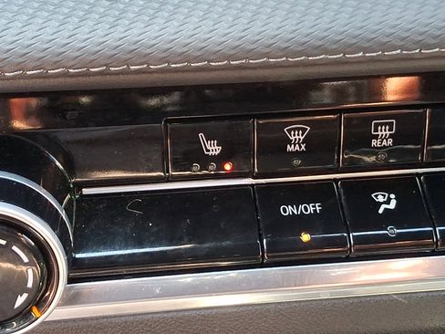 Used 2025 Chevrolet Equinox LT FWD image 25