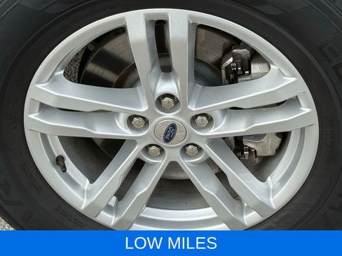 Used 2023 Ford Explorer XLT w/ Equipment Group 202A image 10