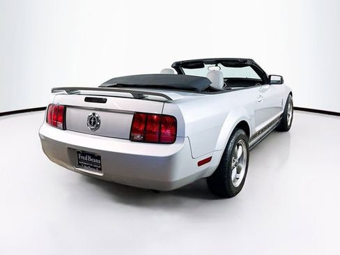 Used 2006 Ford Mustang Convertible image 19