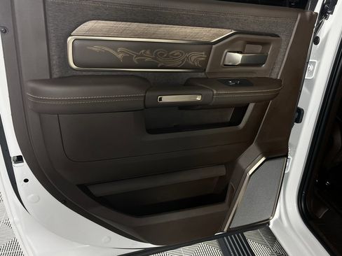 Used 2025 RAM 2500 Limited image 28