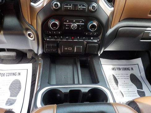 Used 2019 Chevrolet Silverado 1500 High Country AWD/4WD image 22