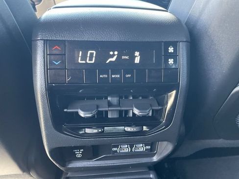 Used 2023 Jeep Grand Cherokee L Laredo AWD/4WD image 20