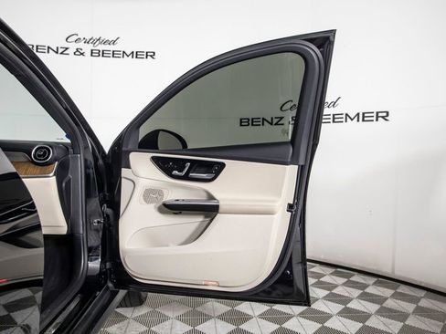Used 2024 Mercedes-Benz GLC 300 4MATIC image 21