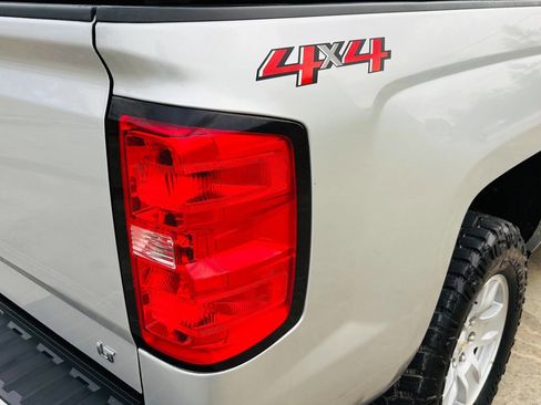 Used 2018 Chevrolet Silverado 1500 LT image 25