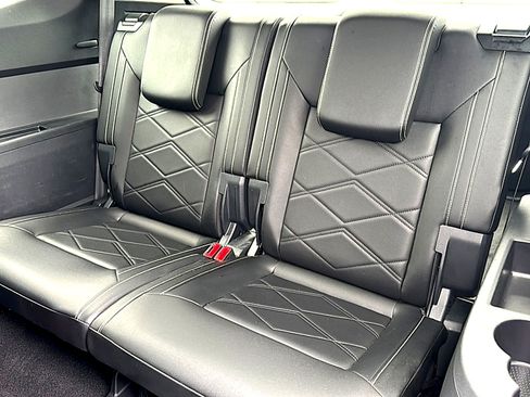 Used 2025 Volkswagen Atlas SE FWD image 20