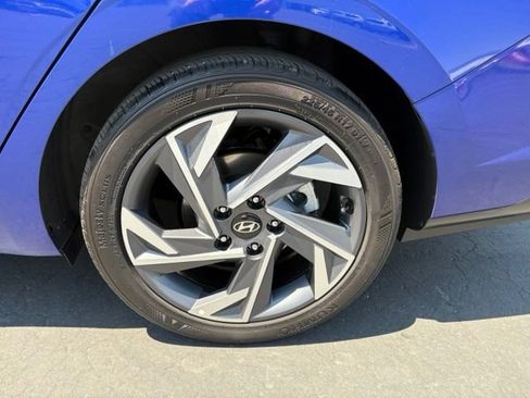Used 2025 Hyundai Elantra SEL FWD image 10