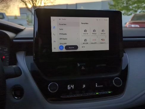 Used 2024 Toyota Corolla SE image 6