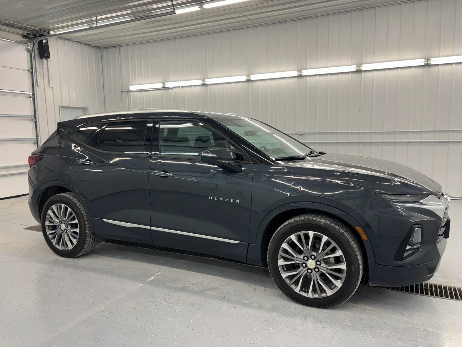 Used 2019 Chevrolet Blazer Premier w/ Driver Confidence II Package AWD/4WD image 19
