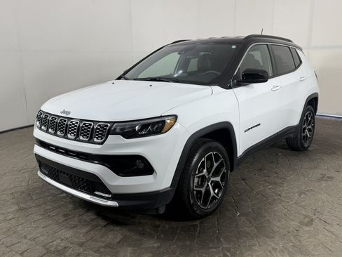 Used 2025 Jeep Compass Limited AWD/4WD image 3