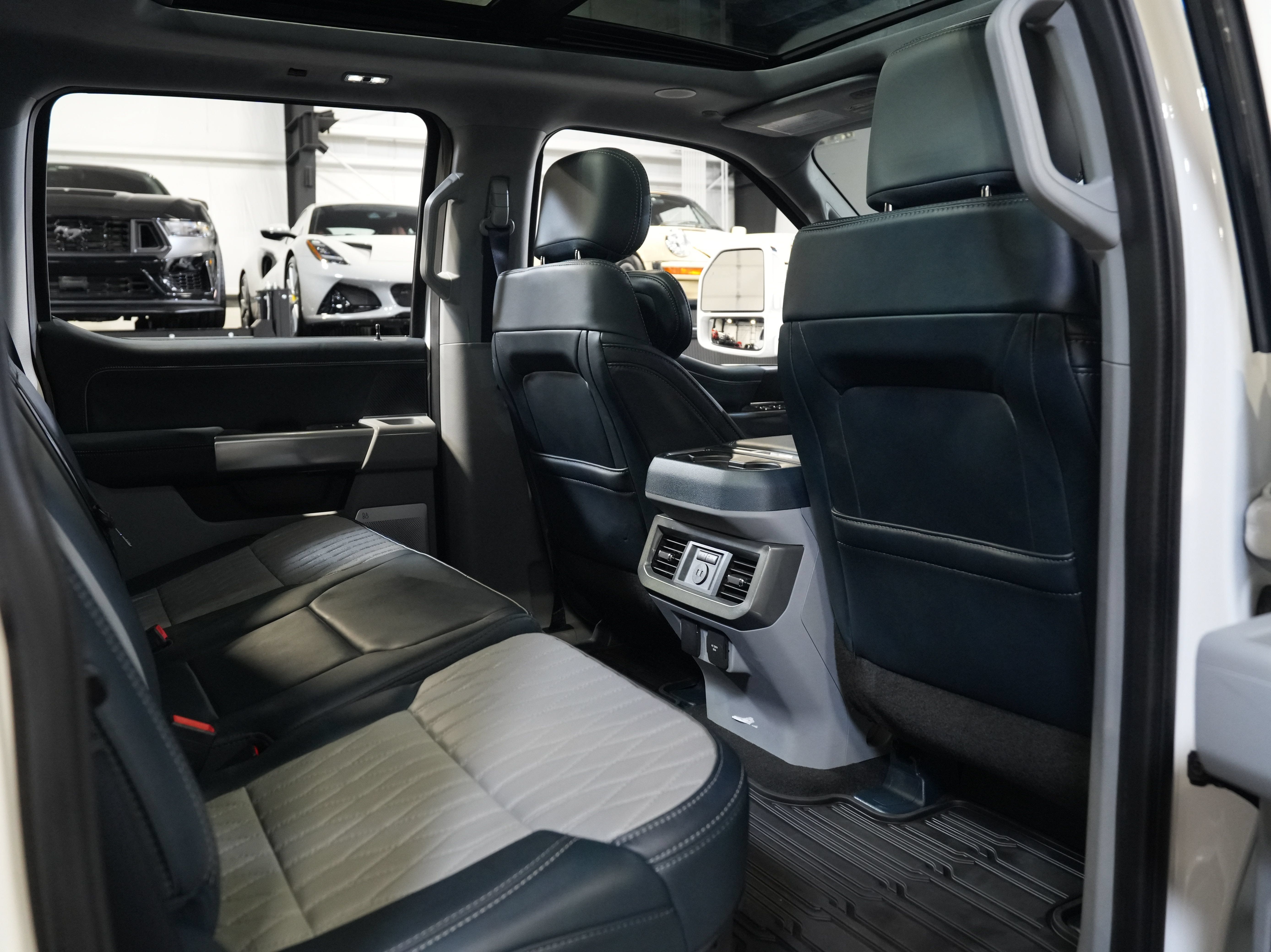 Used 2024 Ford F350 Limited AWD/4WD image 46