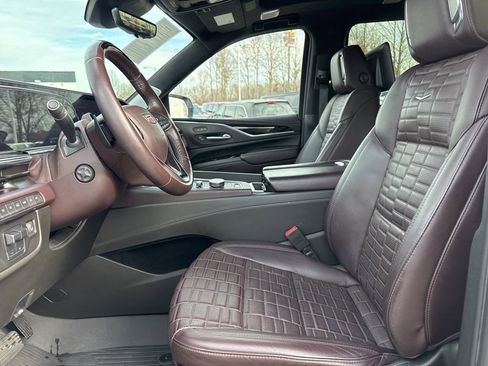 Used 2023 Cadillac Escalade ESV Sport Platinum w/ LPO, ONYX Package image 9