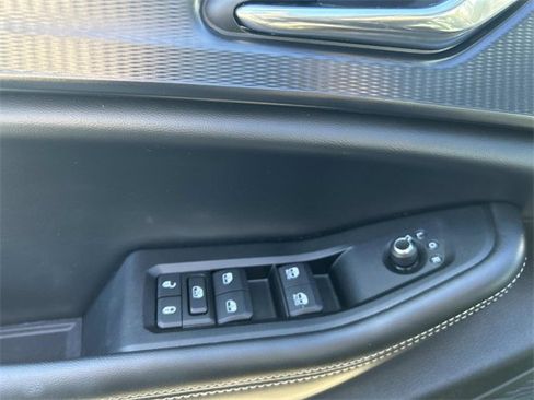 Used 2024 Jeep Grand Cherokee Laredo X image 18