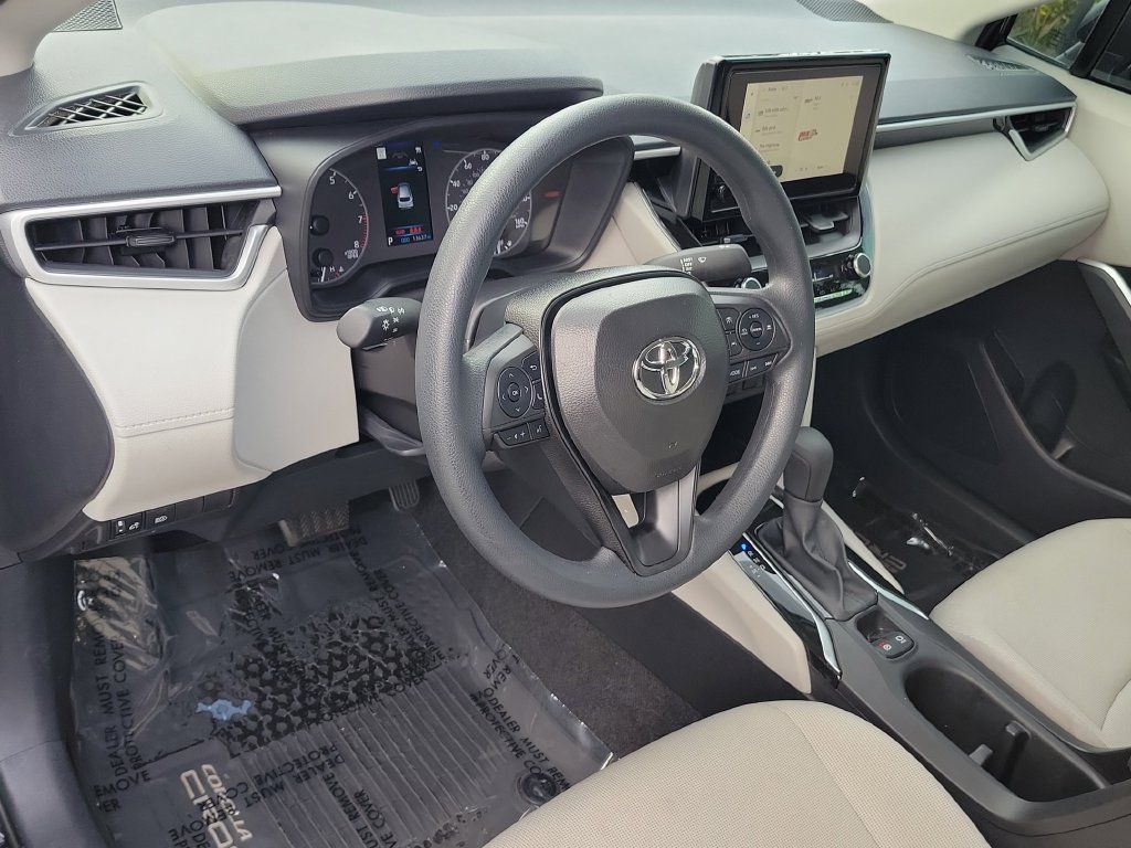 Used 2025 Toyota Corolla Cross L FWD image 18