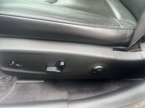 Used 2014 Chrysler 300 C RWD image 18