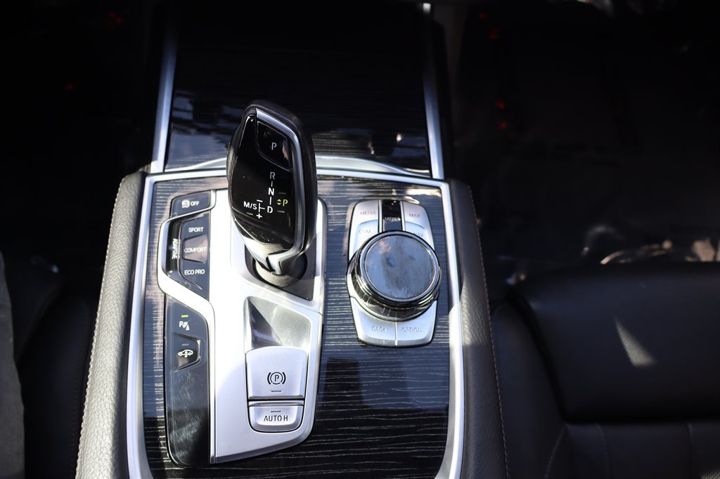 Used 2019 BMW 740i w/ Executive Package RWD image 24