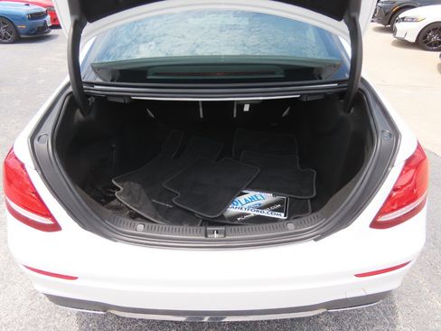 Used 2019 Mercedes-Benz E 300 image 12