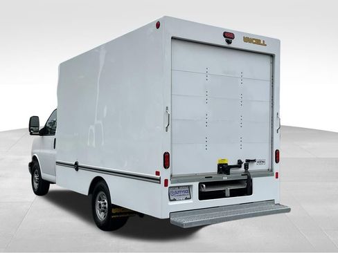 Used 2025 GMC Savana 3500 w/ Power Convenience Package RWD image 6