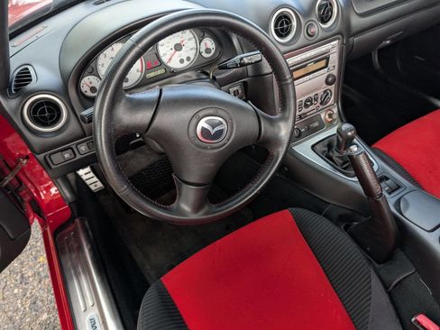 Used 2004 MAZDA MX-5 Miata MAZDASPEED image 12