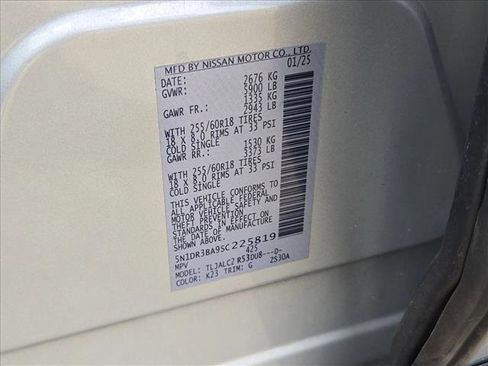 Used 2025 Nissan Pathfinder SV FWD image 24
