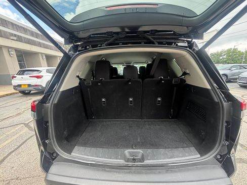 Used 2025 Nissan Pathfinder SV AWD/4WD image 34