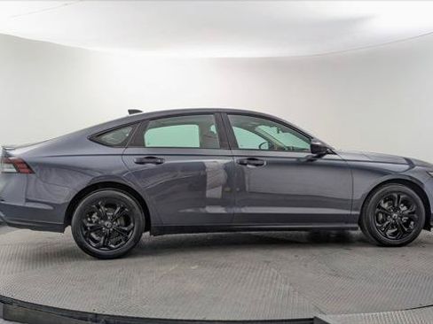 Used 2025 Honda Accord SE image 9