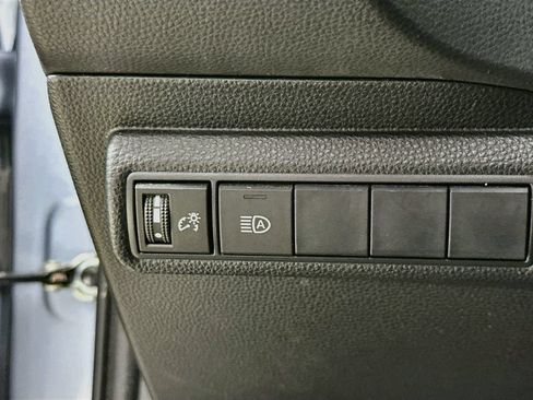 Used 2021 Toyota Corolla LE FWD image 12