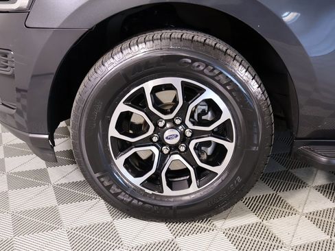 Used 2023 Ford Expedition Max XLT image 19