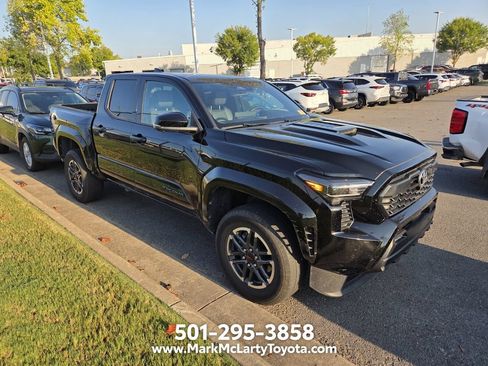 Used 2025 Toyota Tacoma TRD Sport w/ TRD Sport Premium Package AWD/4WD image 3