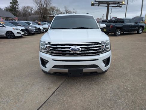 Used 2018 Ford Expedition XLT w/ Equipment Group 202A image 2