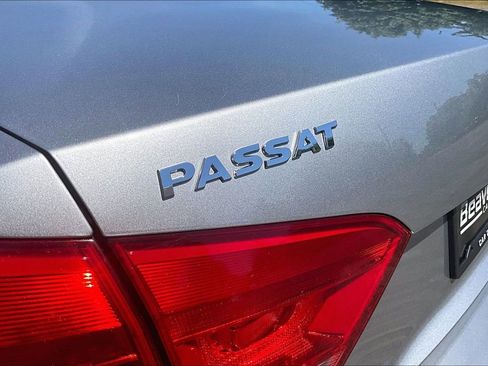 Used 2014 Volkswagen Passat 1.8T Wolfsburg Edition FWD image 32