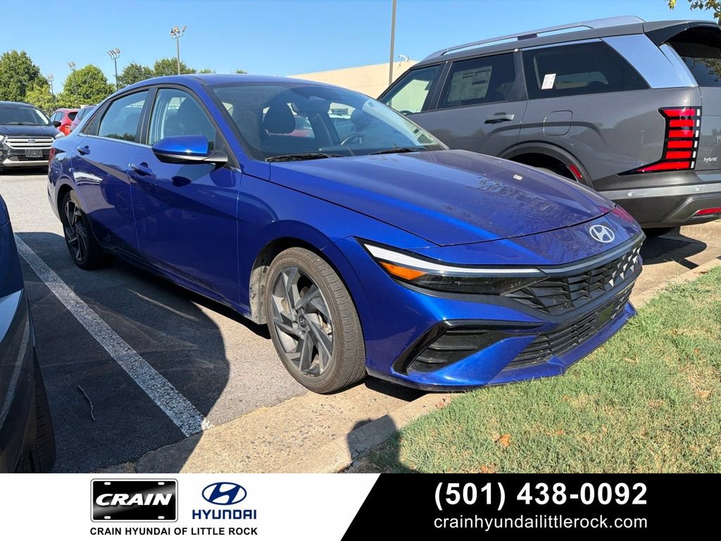Used 2025 Hyundai Elantra SEL FWD image 1