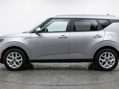 Used 2025 Kia Soul LX w/ LX Technology Package image 5