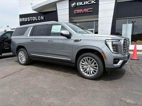 New 2026 GMC Yukon XL Denali w/ Denali Reserve Package AWD/4WD image 2