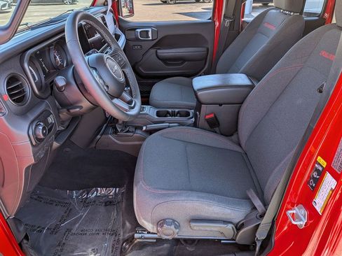 Used 2025 Jeep Wrangler Rubicon w/ Convenience Group image 24