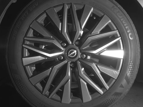 Used 2025 Nissan Altima 2.5 SV image 12