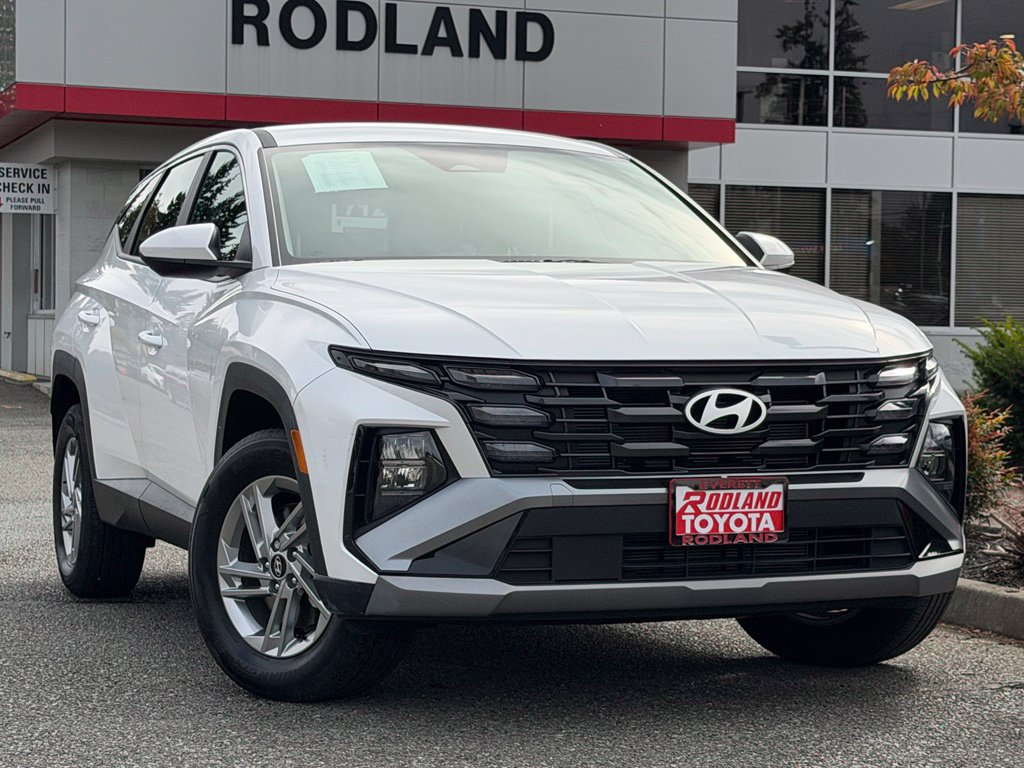 Used 2025 Hyundai Tucson SE AWD/4WD image 1