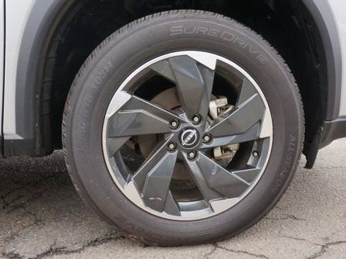 Used 2024 Nissan Rogue SV image 91