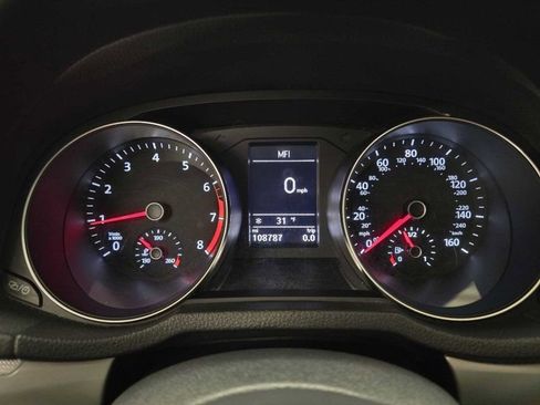 Used 2016 Volkswagen Passat 1.8T S image 9