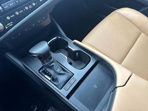 Used 2024 Lexus ES 300h w/ Premium Package image 18