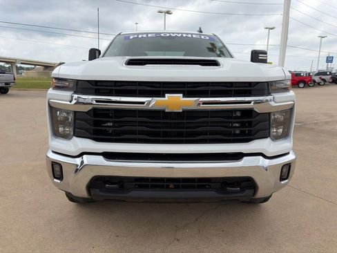 Used 2025 Chevrolet Silverado 2500 LT AWD/4WD image 3
