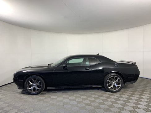Used 2017 Dodge Challenger SXT Plus image 6