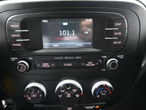 Used 2016 Kia Soul + w/ Designer's Package FWD image 18